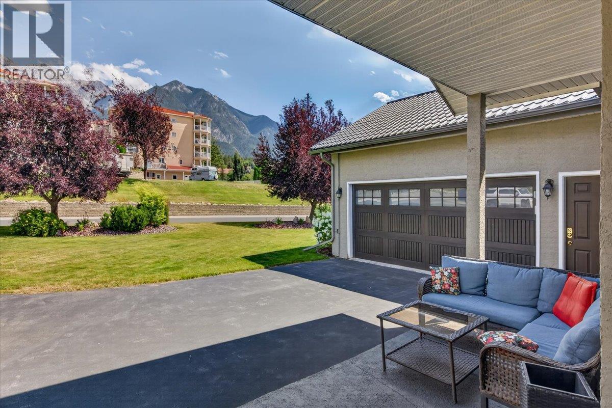 5075 Riverview Road, Fairmont Hot Springs, British Columbia  V0B 1L1 - Photo 41 - 10396328