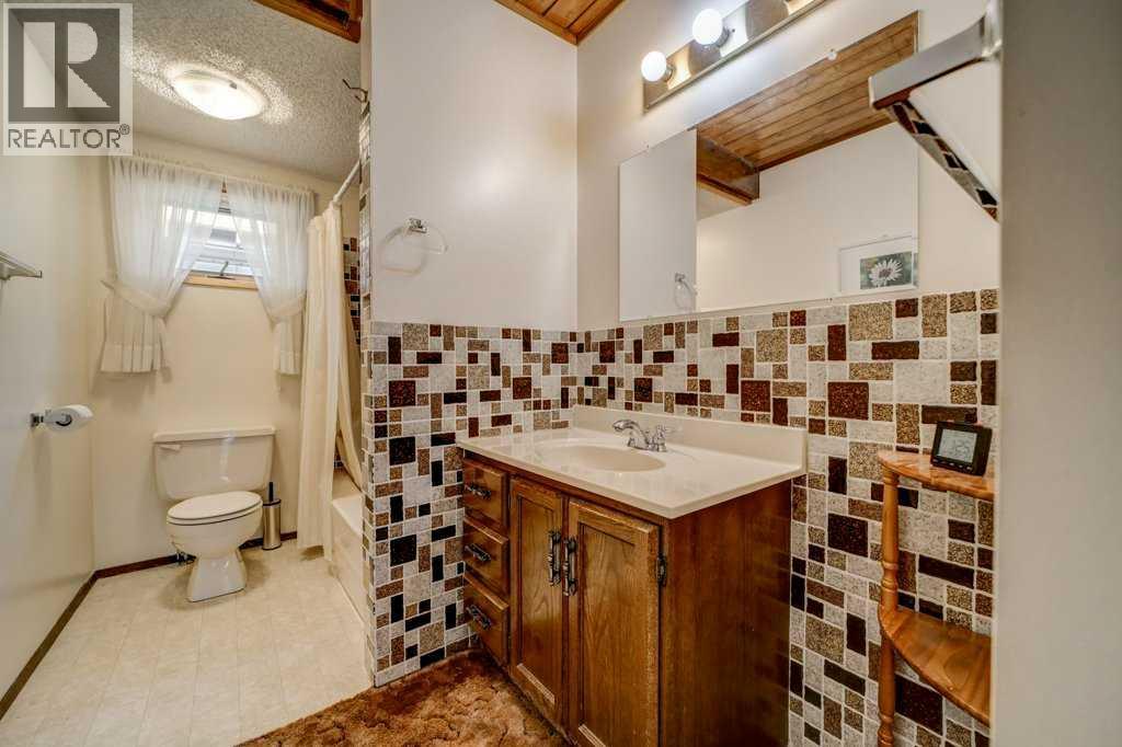 2118 210 Street, Bellevue, Alberta  T0K 0C0 - Photo 21 - A2330613