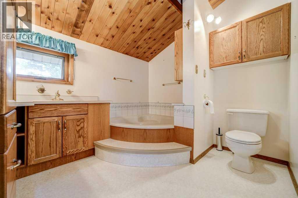 2118 210 Street, Bellevue, Alberta  T0K 0C0 - Photo 37 - A2330613