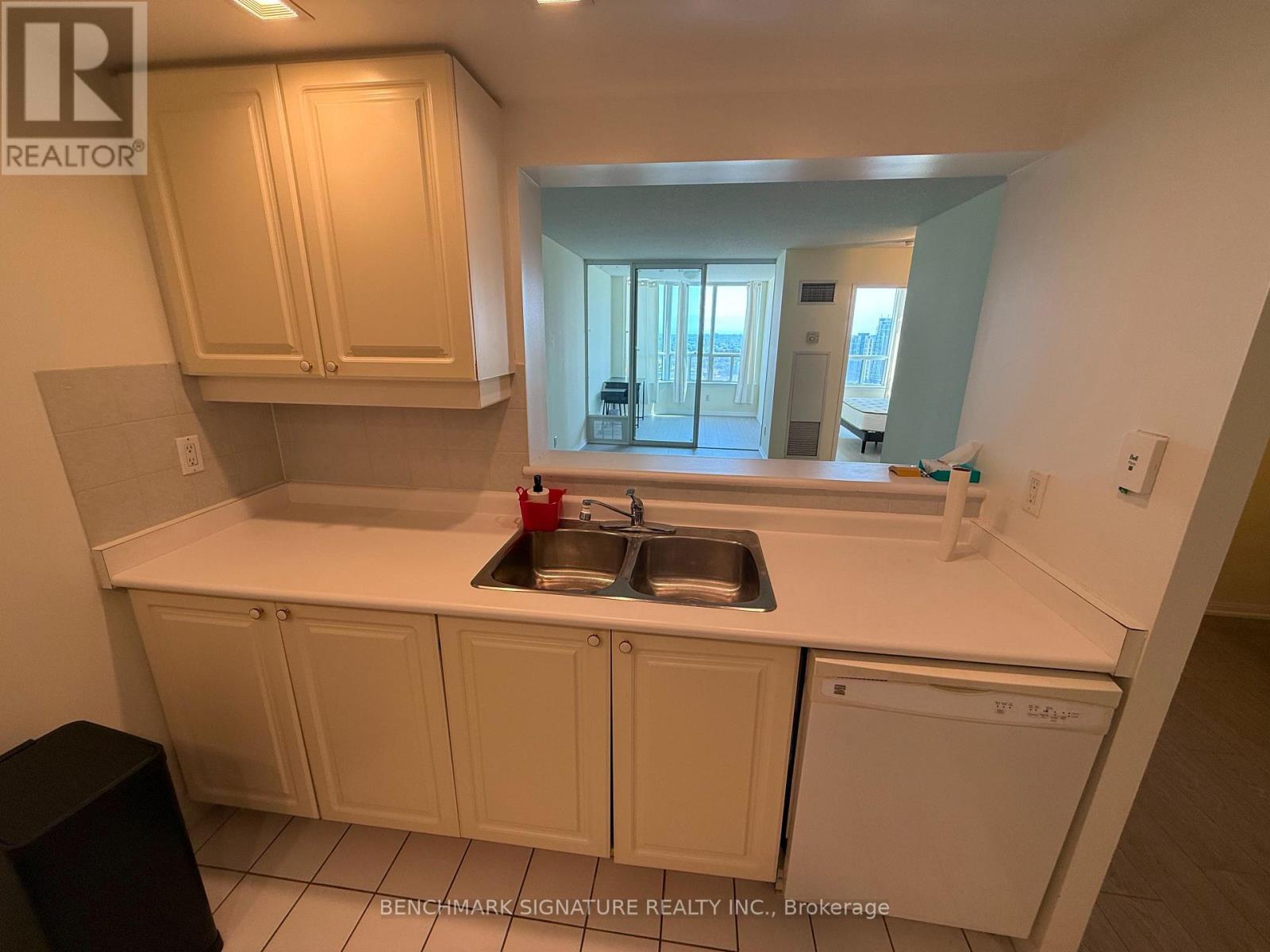 2405 - 88 Corporate Drive, Toronto, Ontario  M1H 3G6 - Photo 7 - E13629814