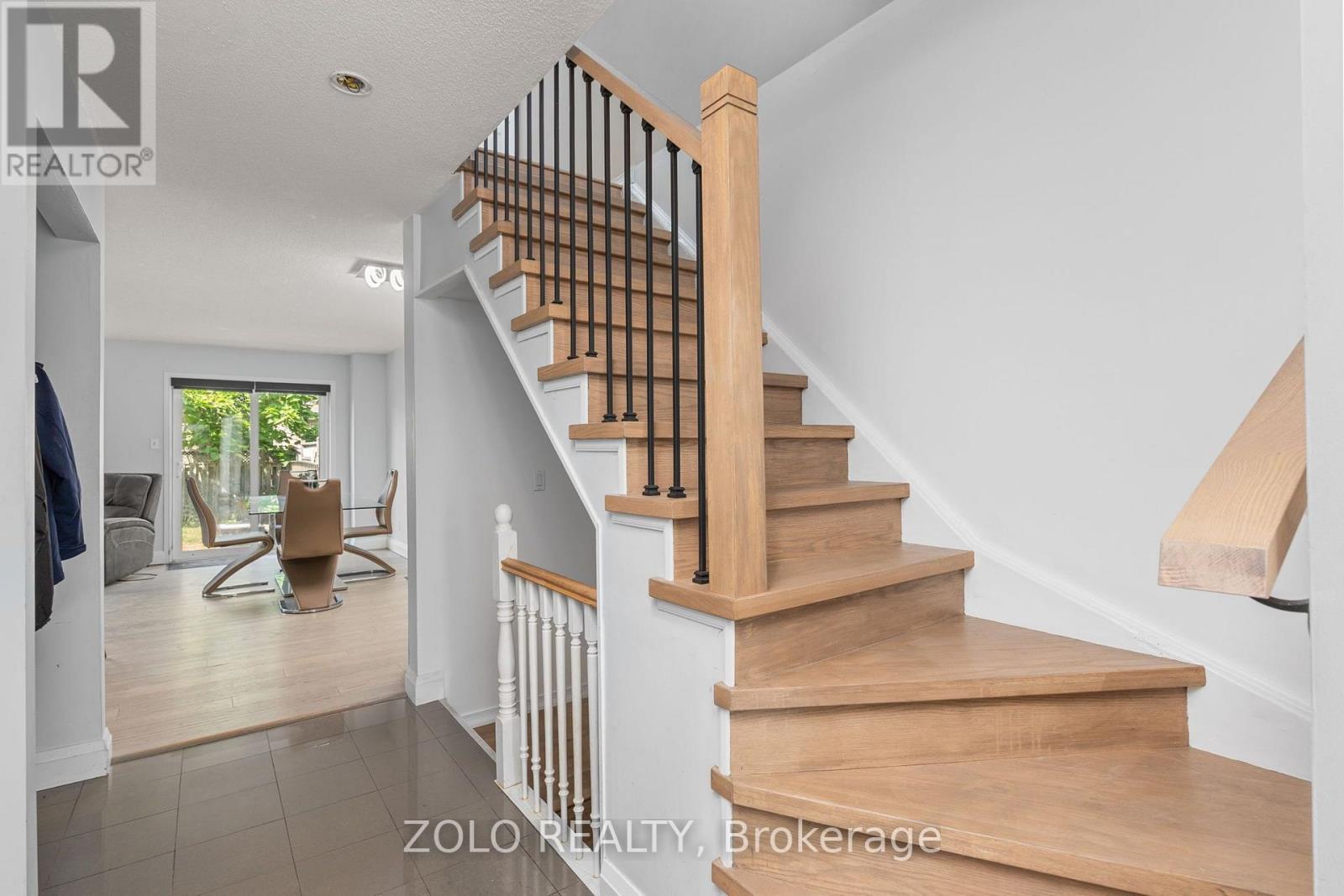 176 Fairwood Drive, Georgina, Ontario  L4P 3Y3 - Photo 3 - N13629834
