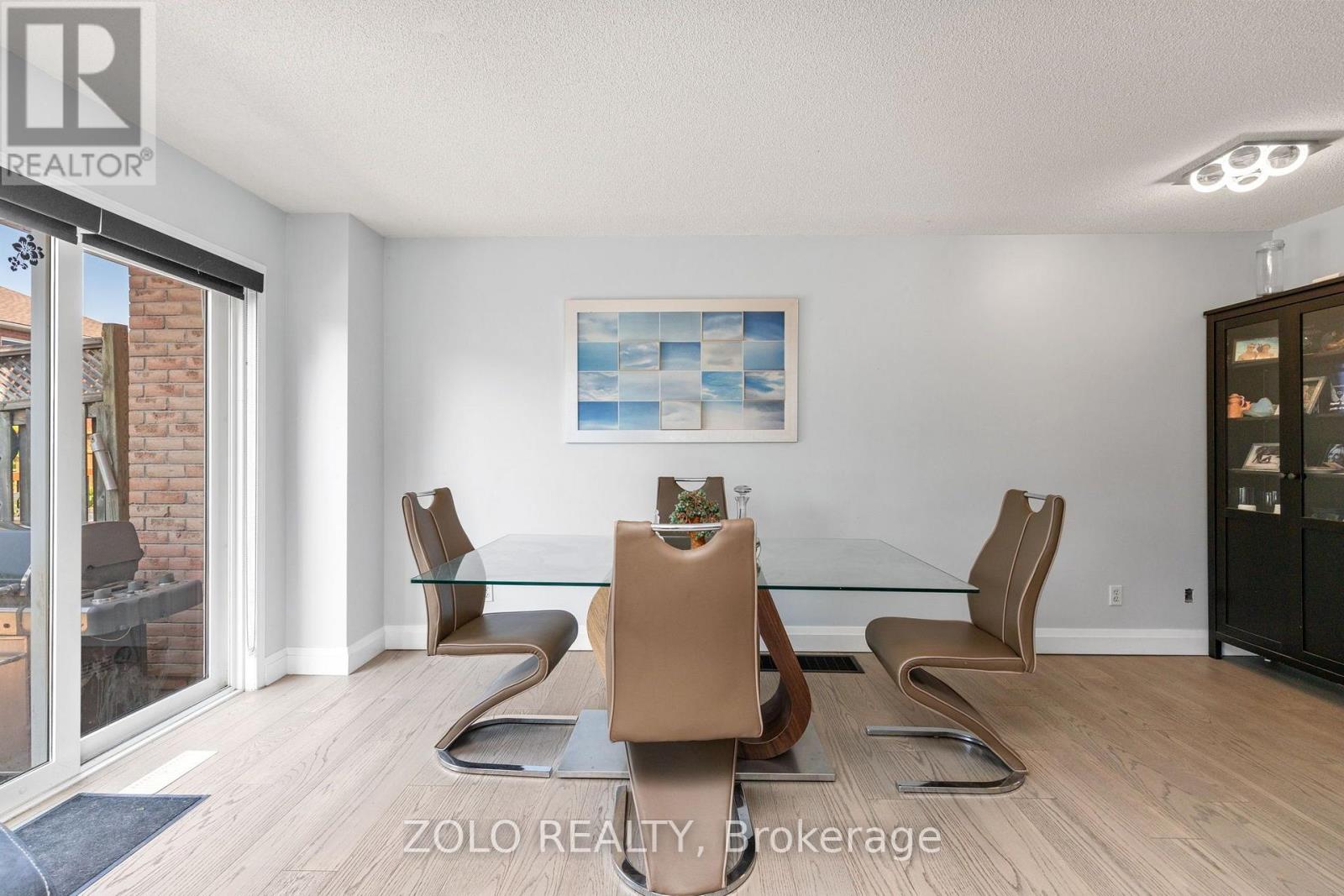 176 Fairwood Drive, Georgina, Ontario  L4P 3Y3 - Photo 6 - N13629834