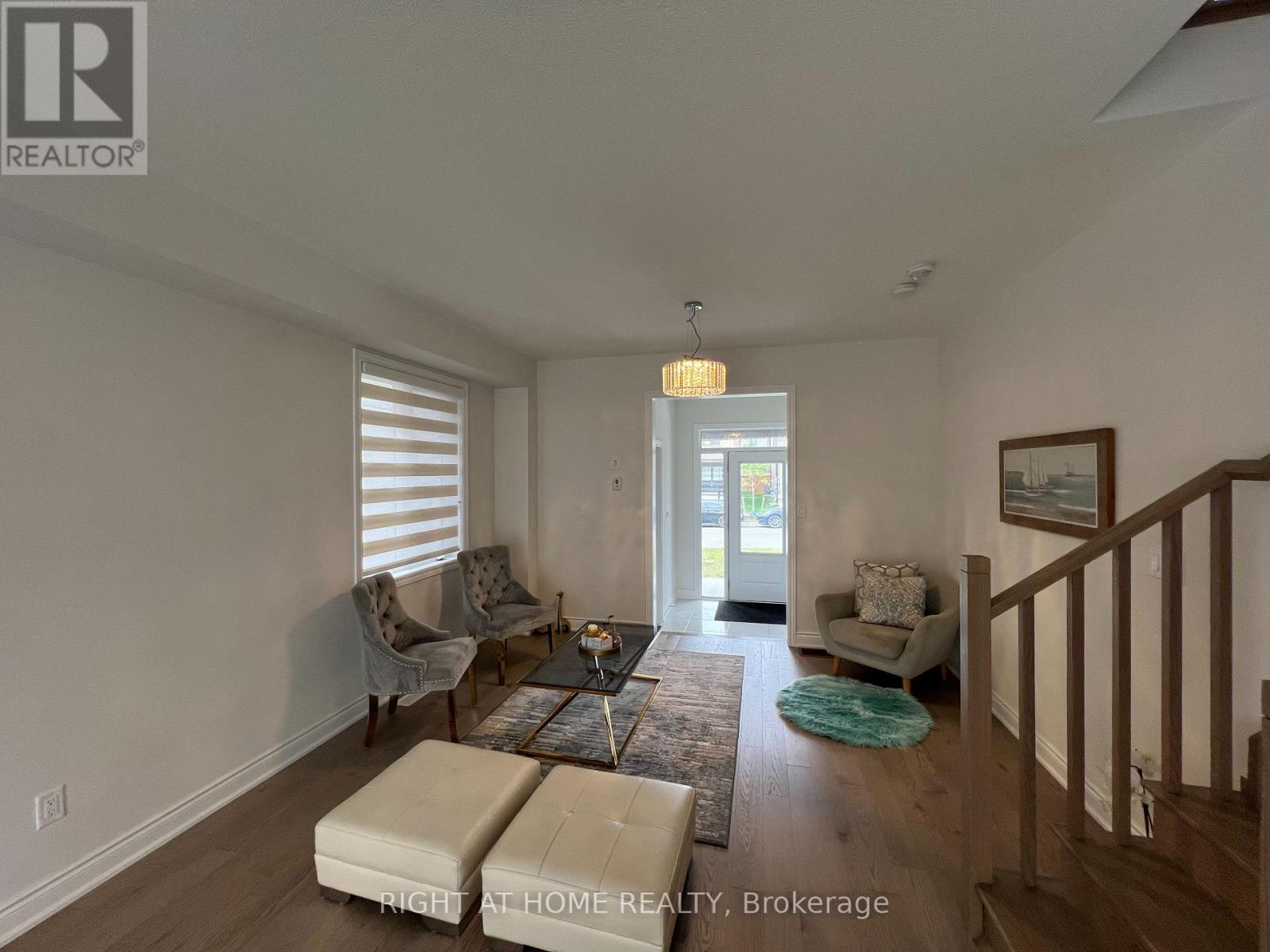 24 Tamworth Terrace W, Barrie, Ontario  L9J 0L5 - Photo 2 - S13629840