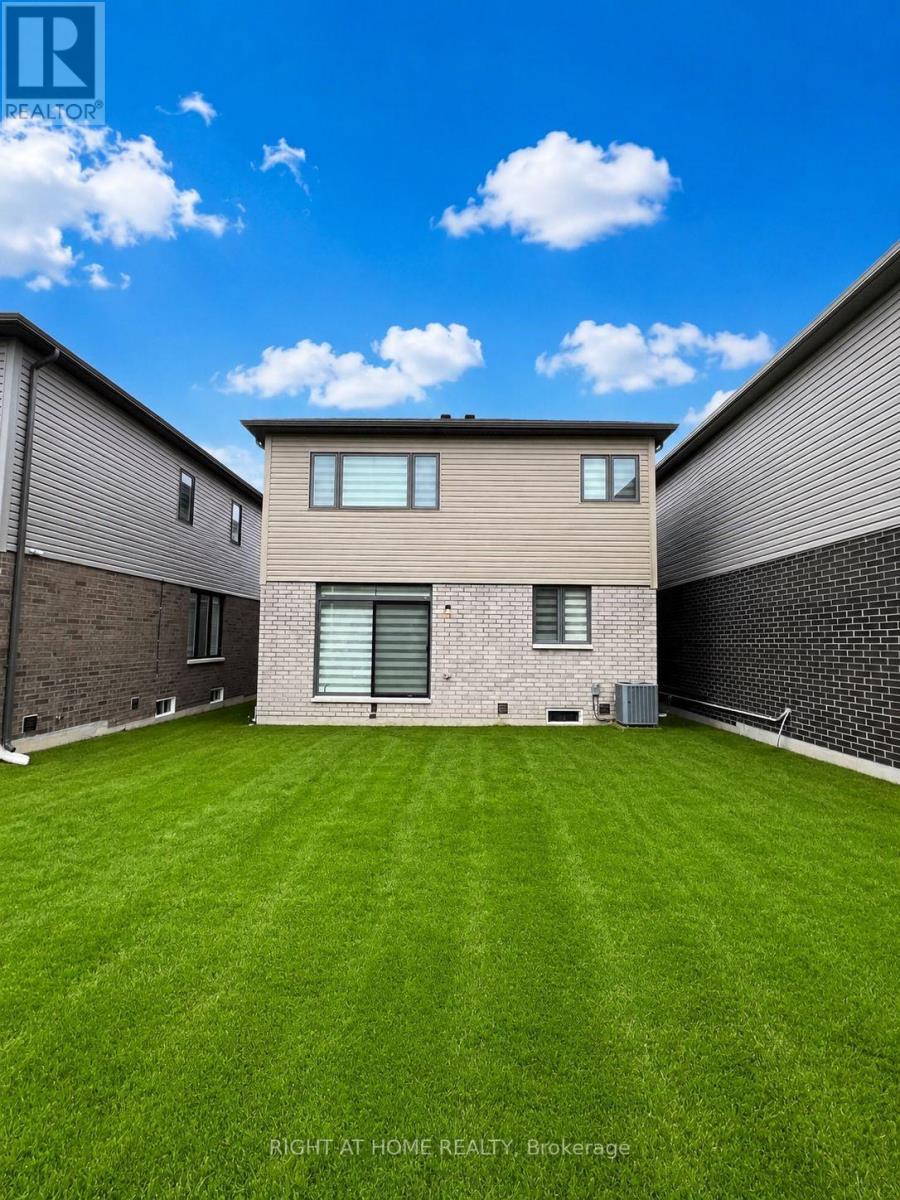 24 Tamworth Terrace W, Barrie, Ontario  L9J 0L5 - Photo 18 - S13629840