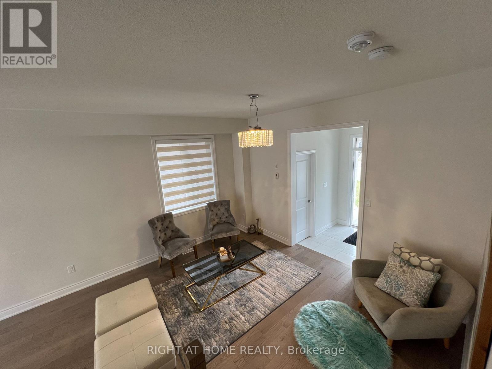 24 Tamworth Terrace W, Barrie, Ontario  L9J 0L5 - Photo 5 - S13629840