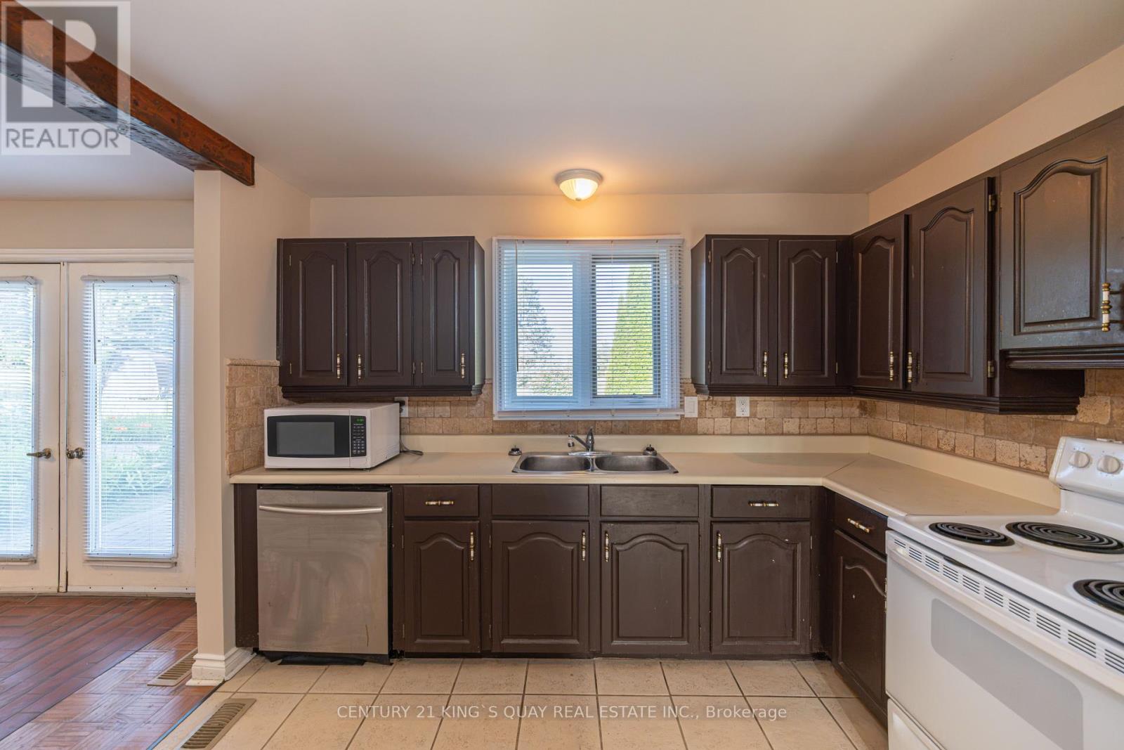 14 Pyne Hills Court, New Tecumseth, Ontario  L0G 1W0 - Photo 10 - N13629856