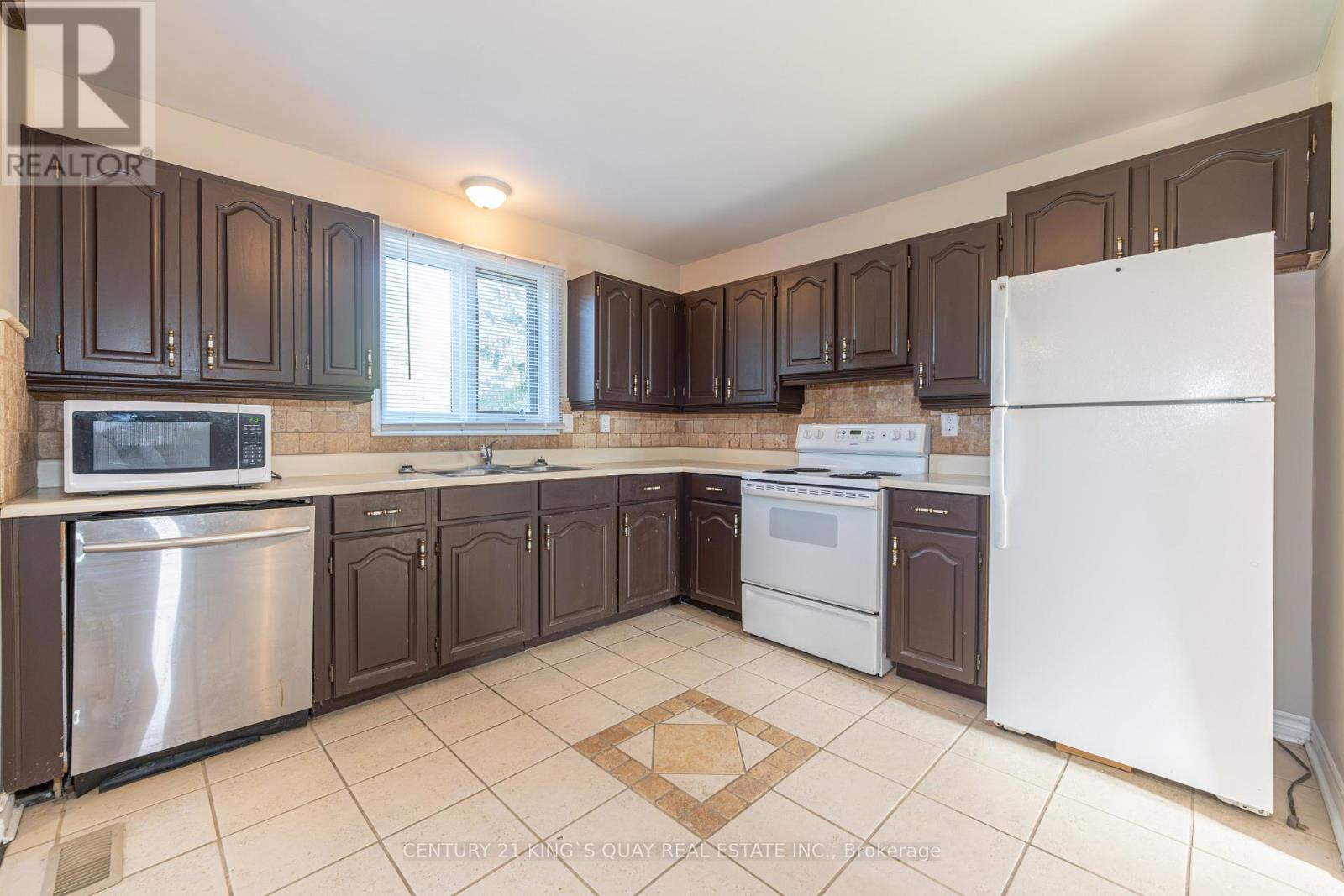 14 Pyne Hills Court, New Tecumseth, Ontario  L0G 1W0 - Photo 8 - N13629856