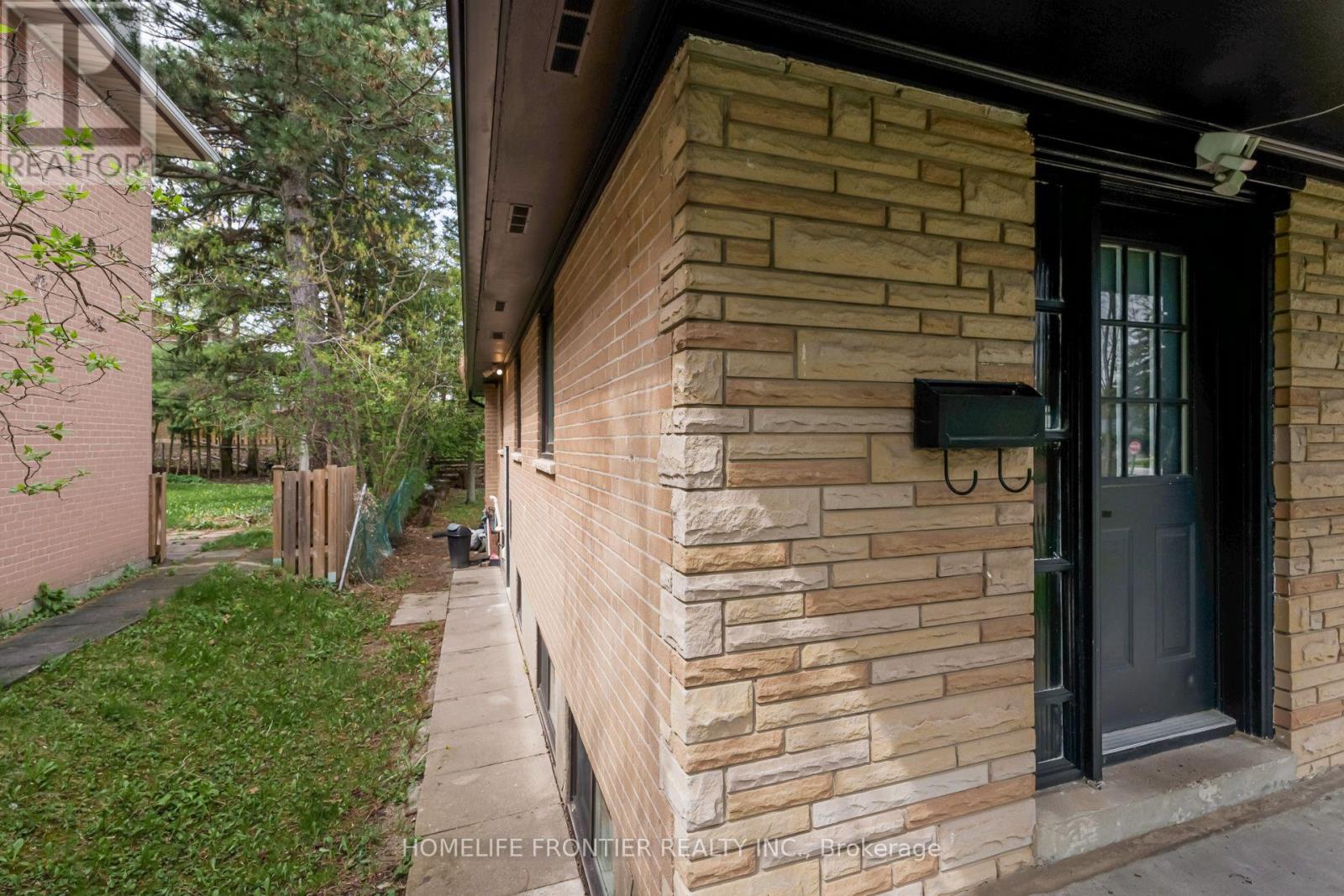 Lower - 6 Dalmeny Road, Markham, Ontario  L3T 1L9 - Photo 3 - N13629858