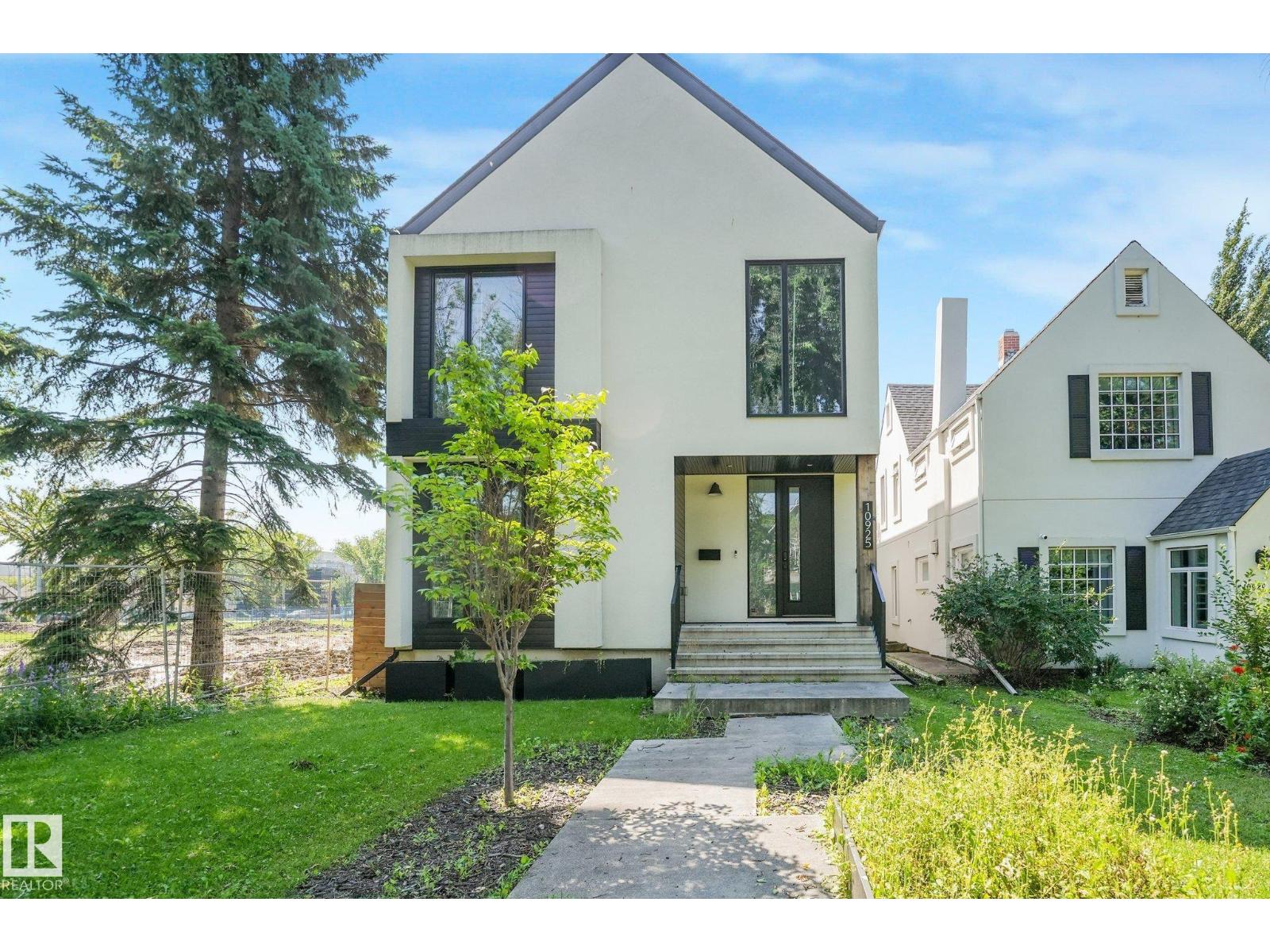 10925 UNIVERSITY AV NW, Edmonton, Alberta