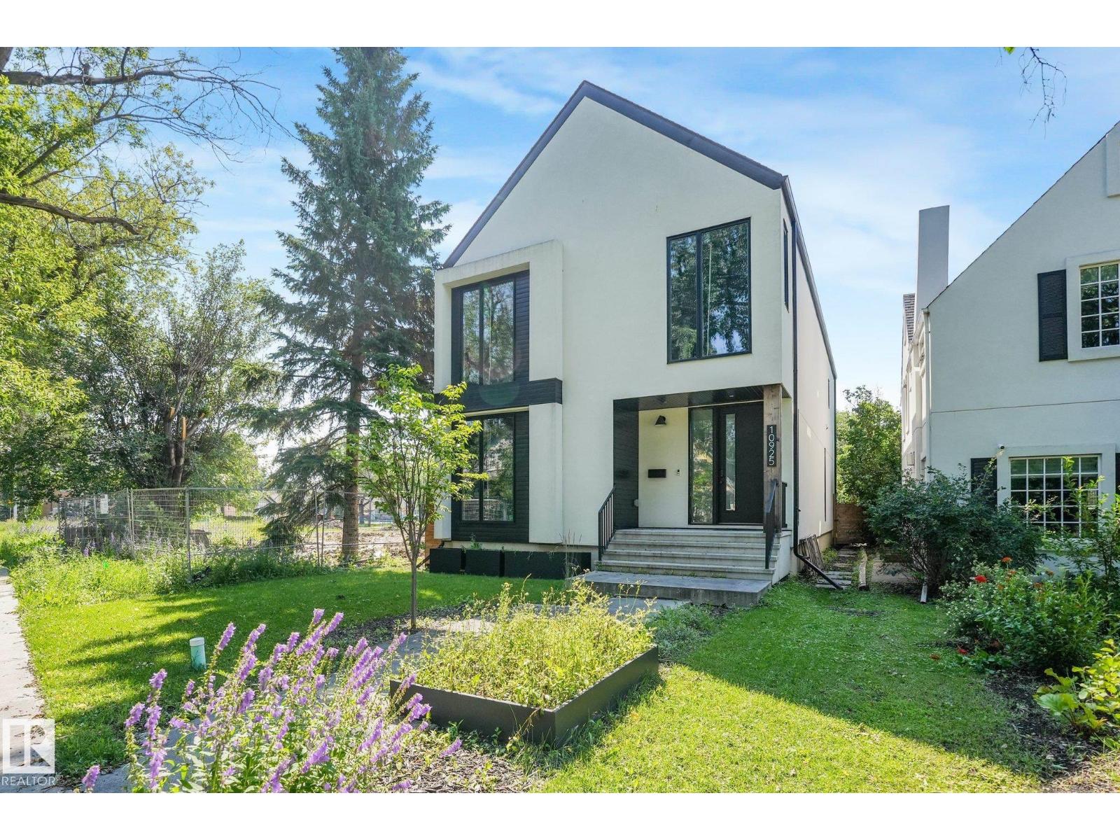 10925 University Av NW, Edmonton, Alberta  T6G 1Y1 - Photo 2 - E4501434