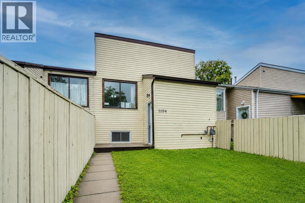 1104 53c Street SE, Calgary, Alberta  t2a 1w4 - Photo 4 - A2317255