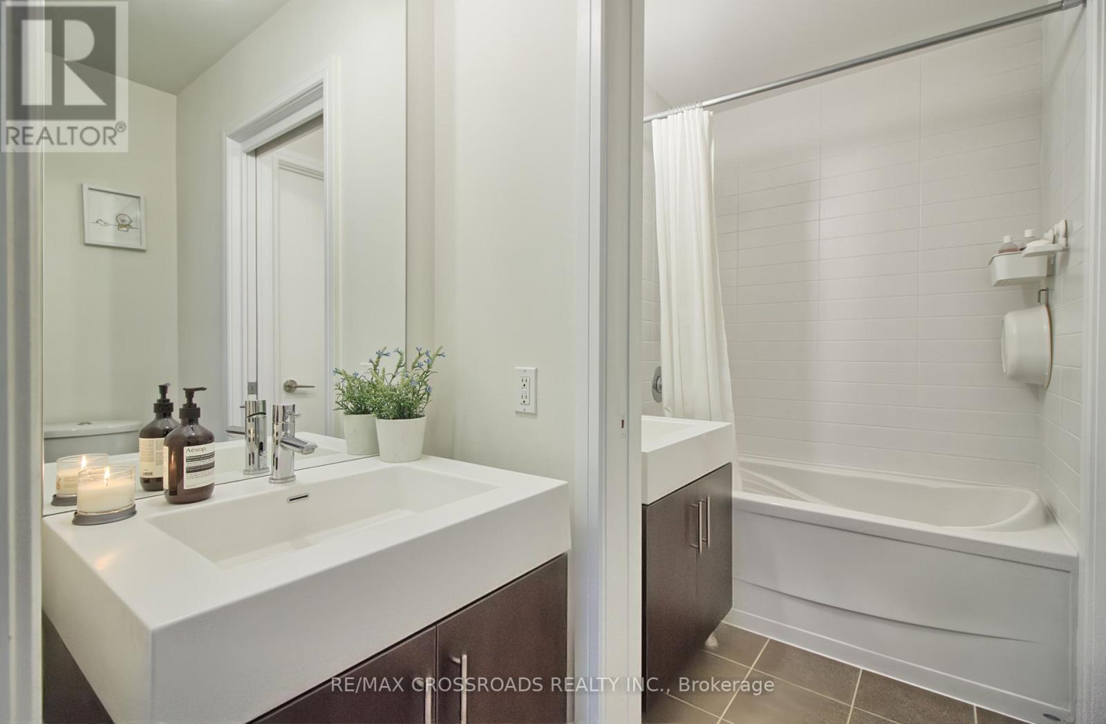 S805 - 112 George Street, Toronto, Ontario  M5A 2M5 - Photo 13 - C13629880