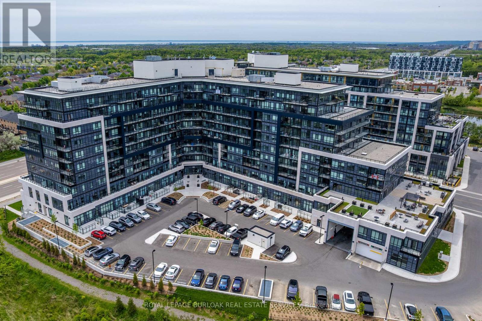 801 - 395 Dundas Street W, Oakville, Ontario  L6M 5R8 - Photo 2 - W13629862