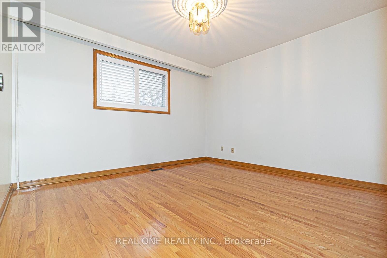 9 Sesame Street, Toronto, Ontario  M1W 2R3 - Photo 10 - E13629892