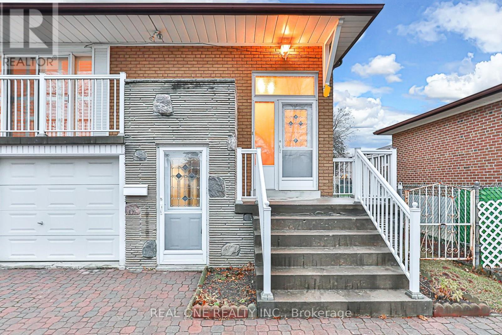 9 Sesame Street, Toronto, Ontario  M1W 2R3 - Photo 2 - E13629892