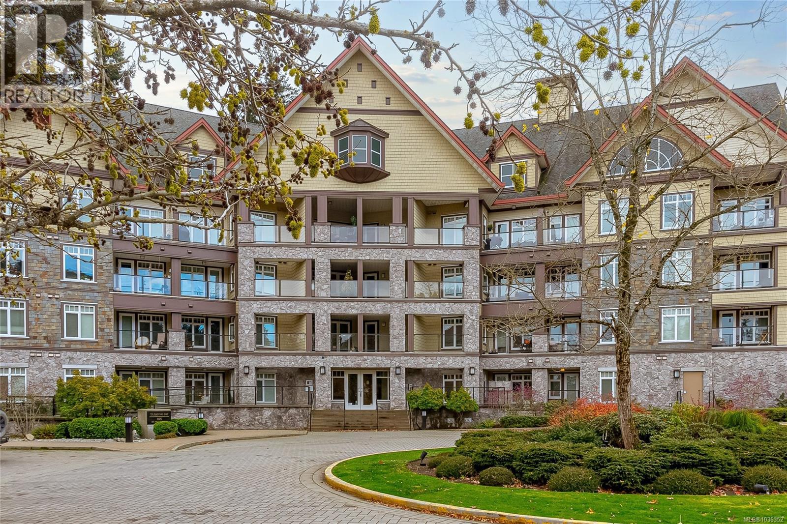 318 1375 Bear Mountain Pkwy, Langford, British Columbia  V9B 6R3 - Photo 2 - 1036352