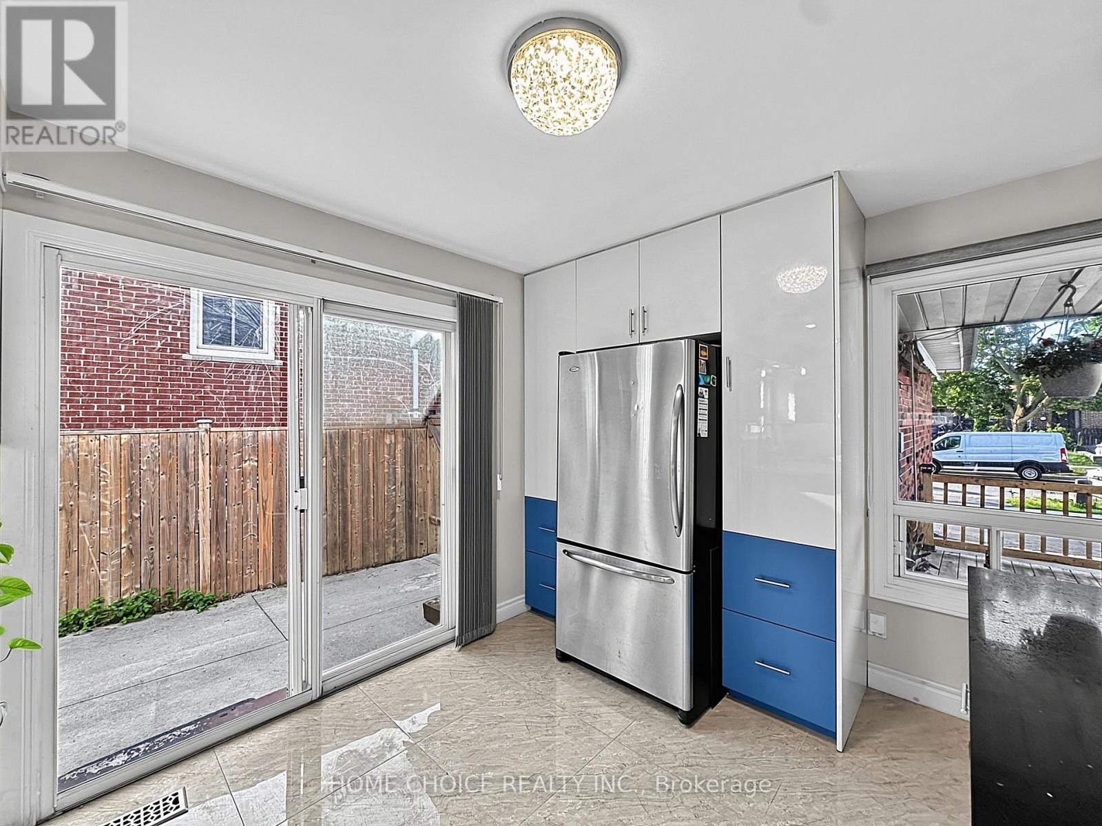 38 Robbinstone Drive, Toronto, Ontario  M1B 2E6 - Photo 15 - E13629498