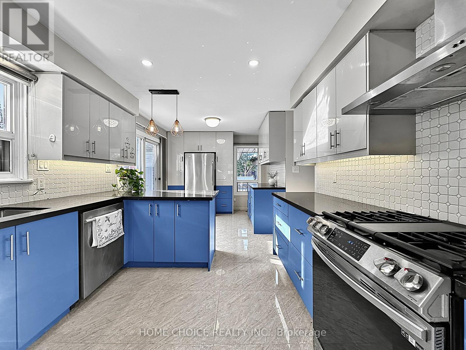 38 Robbinstone Drive, Toronto, Ontario  M1B 2E6 - Photo 13 - E13629498