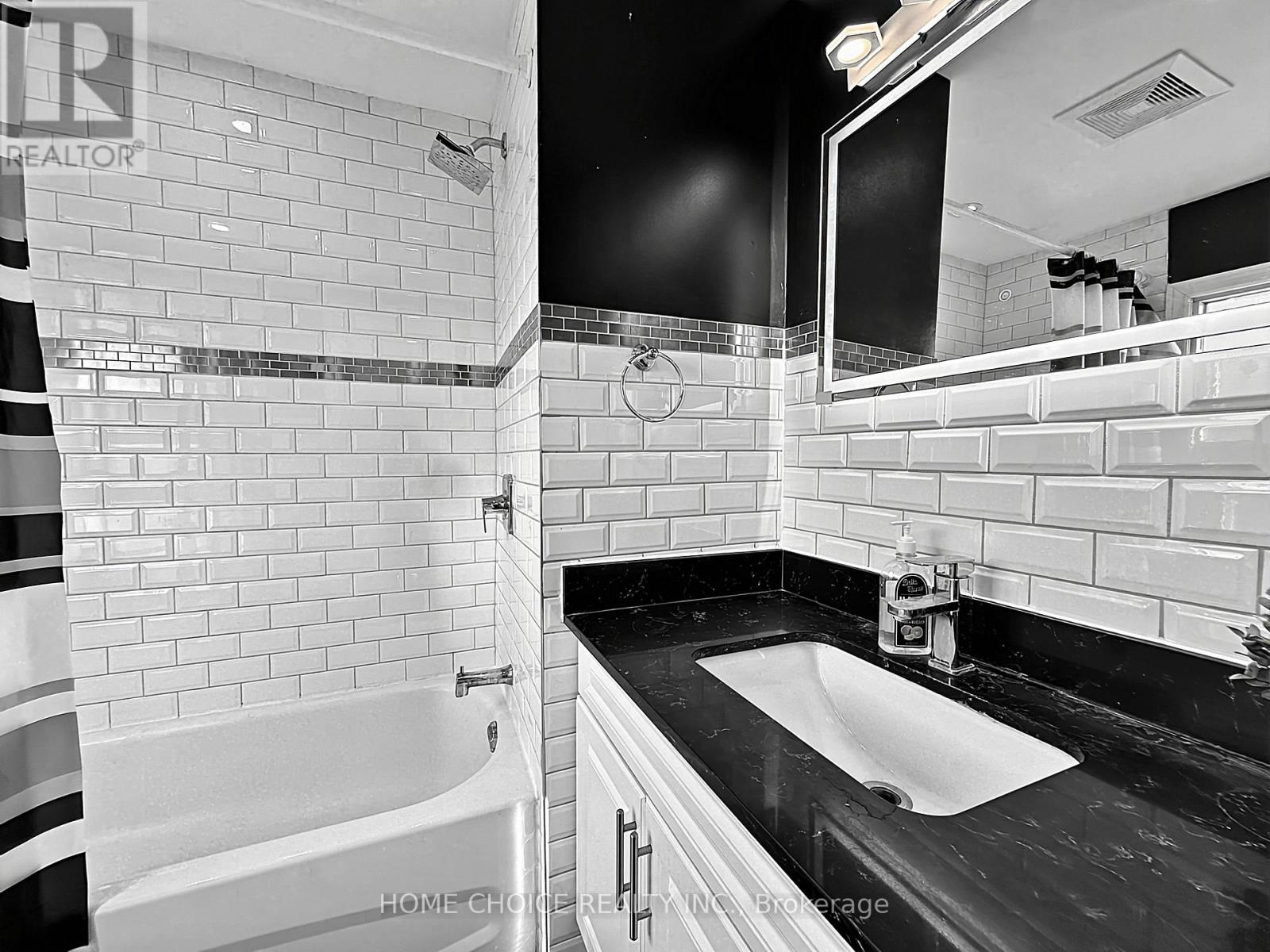 38 Robbinstone Drive, Toronto, Ontario  M1B 2E6 - Photo 23 - E13629498