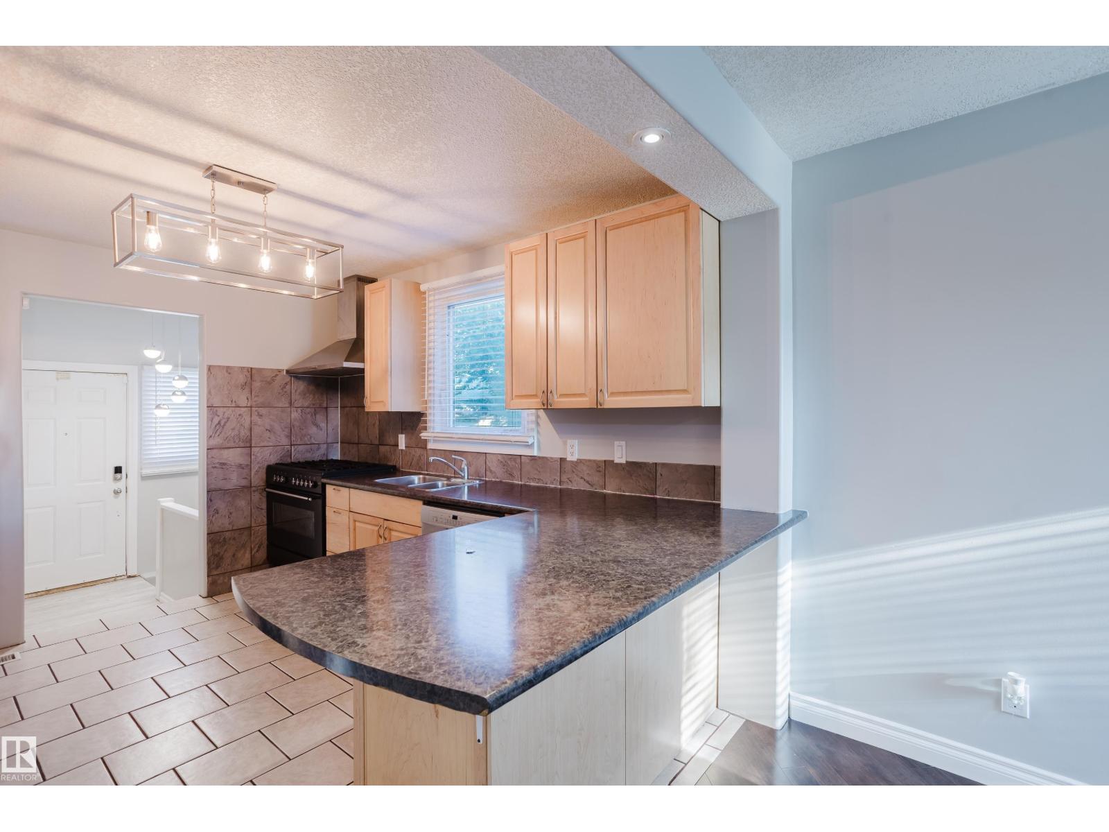 12431 81 St NW, Edmonton, Alberta  T5B 2T6 - Photo 8 - E4501835