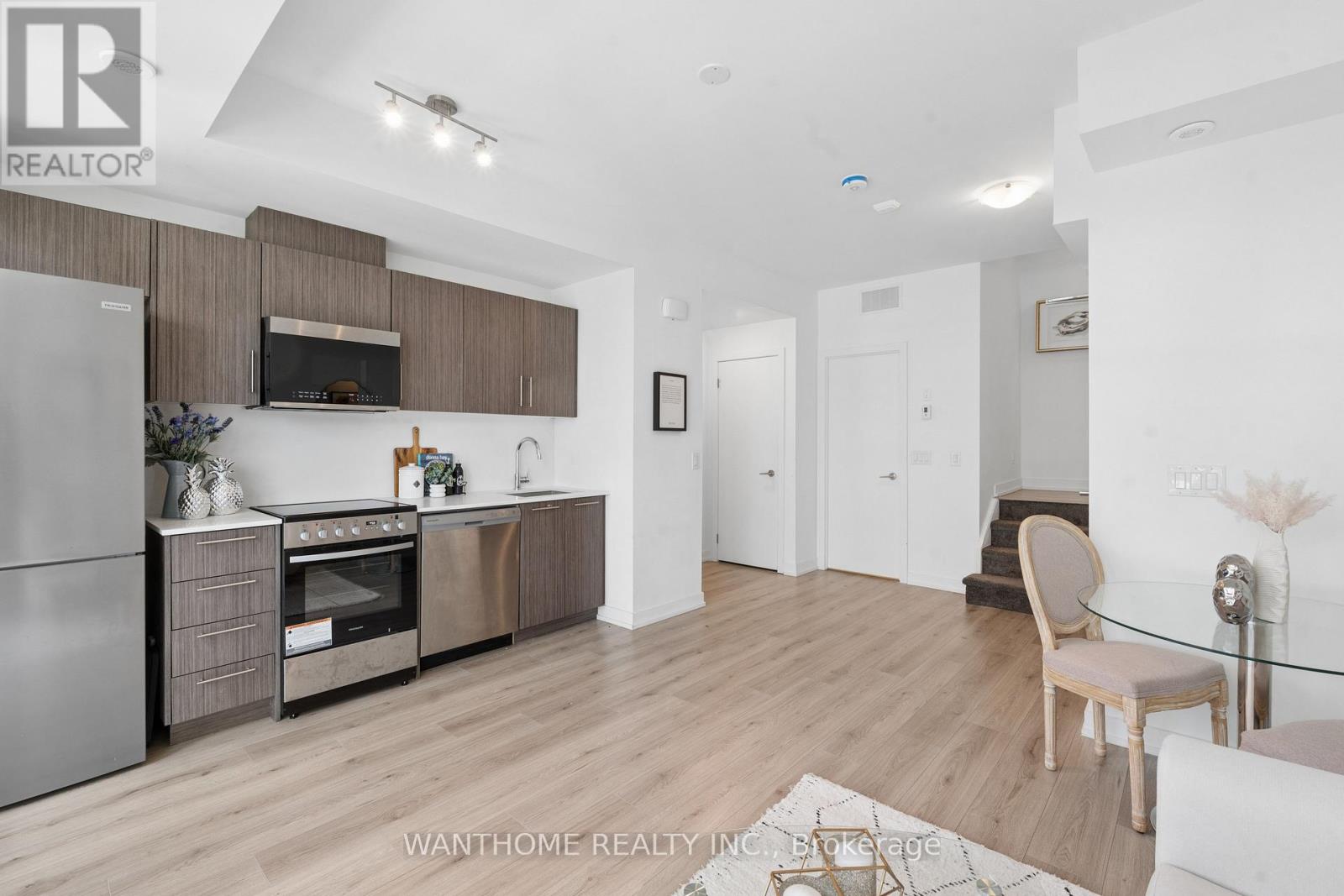 15 - 861 Sheppard Avenue W, Toronto, Ontario  M3H 0E9 - Photo 10 - C13629902