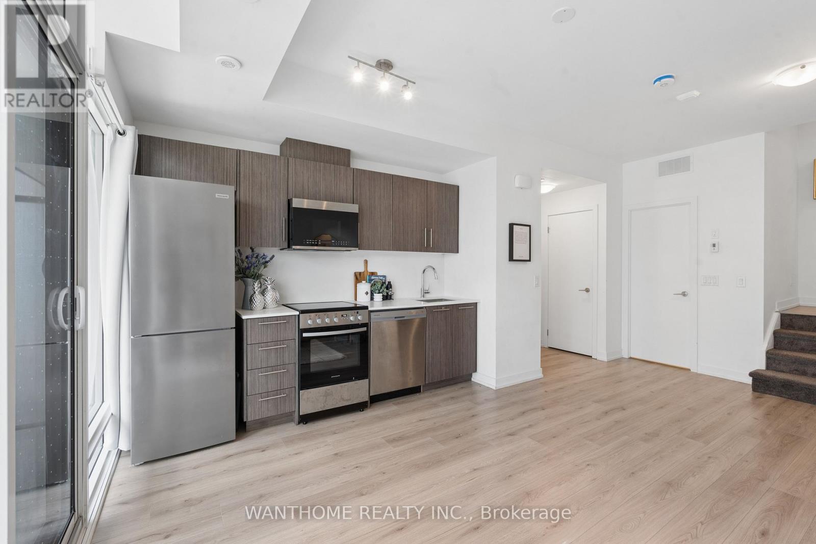 15 - 861 Sheppard Avenue W, Toronto, Ontario  M3H 0E9 - Photo 11 - C13629902