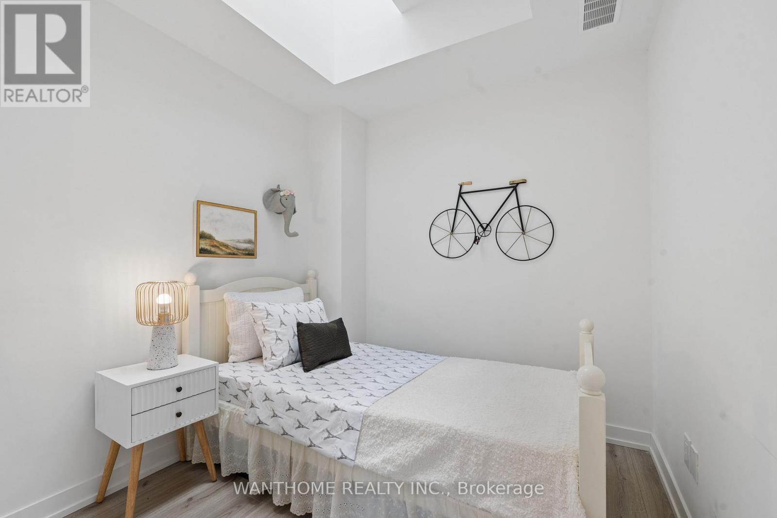 15 - 861 Sheppard Avenue W, Toronto, Ontario  M3H 0E9 - Photo 21 - C13629902