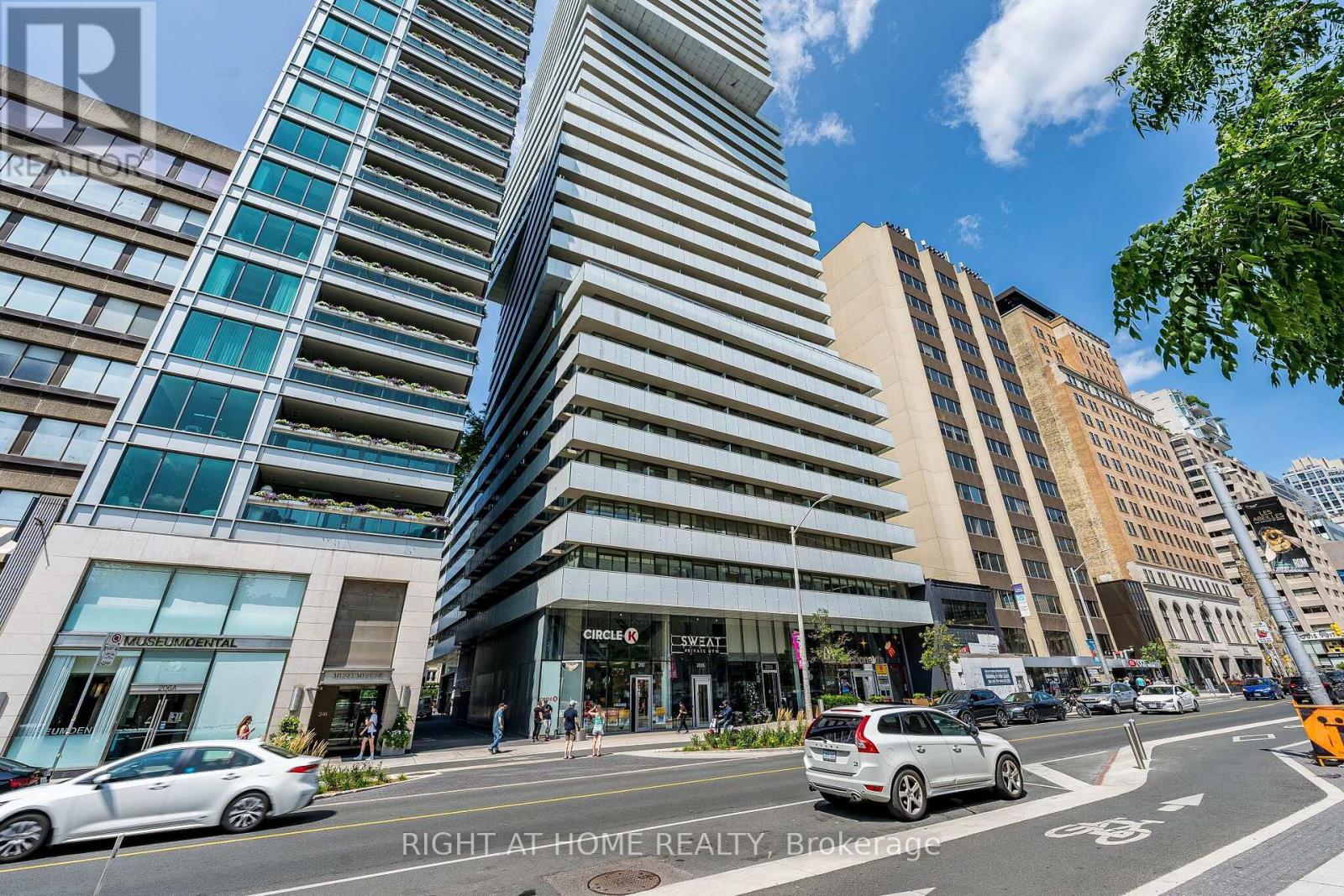 1604 - 200 Bloor Street W, Toronto, Ontario  M5S 0B1 - Photo 2 - C13629912