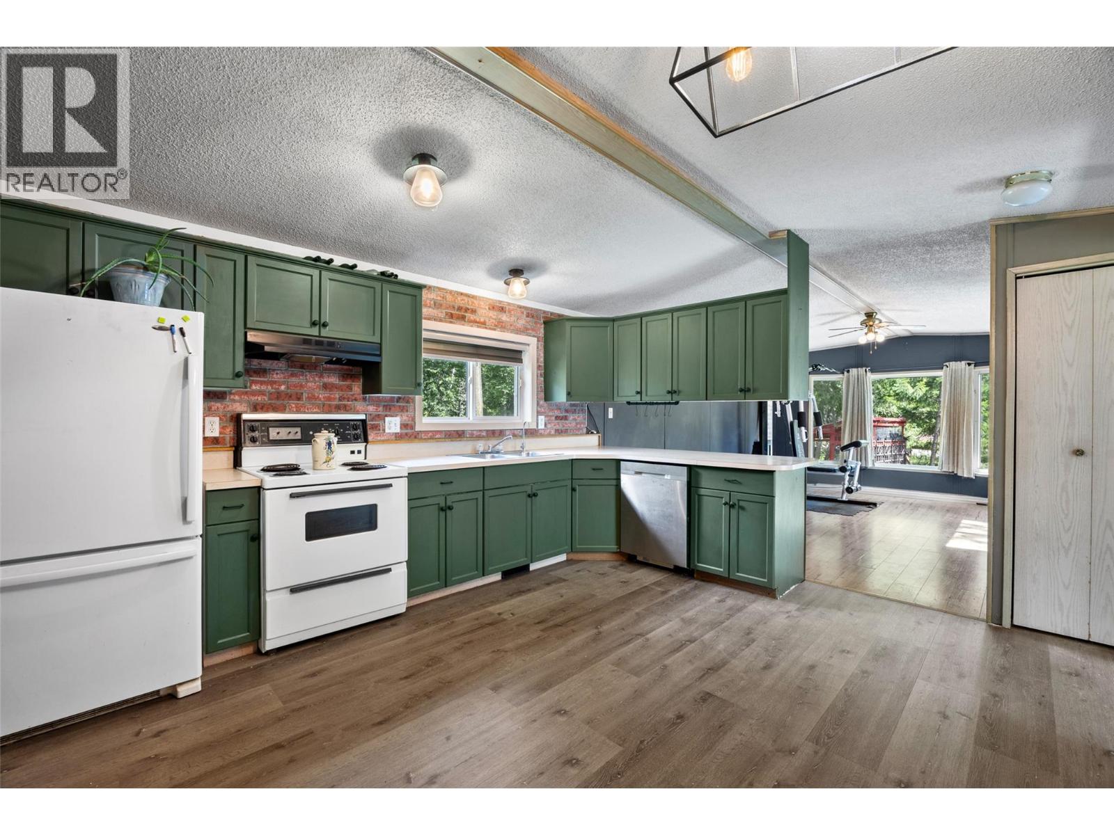 1070 Scott Drive, Clearwater, British Columbia  V0E 1N1 - Photo 12 - 10396379
