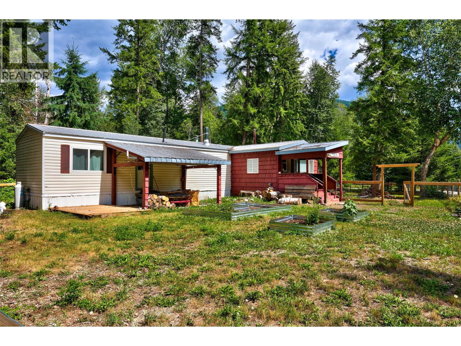 1070 Scott Drive, Clearwater, British Columbia  V0E 1N1 - Photo 6 - 10396379