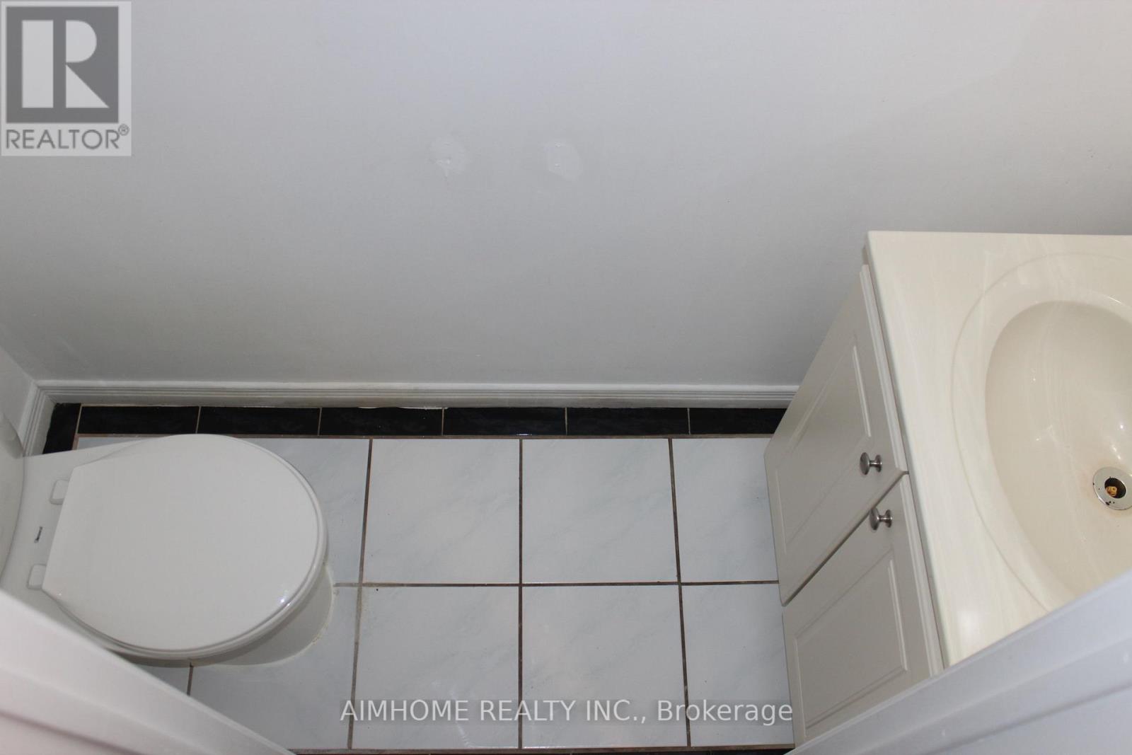 Lower - 40 Hepscott Terrace, Toronto, Ontario  M1W 1E1 - Photo 10 - E13629908