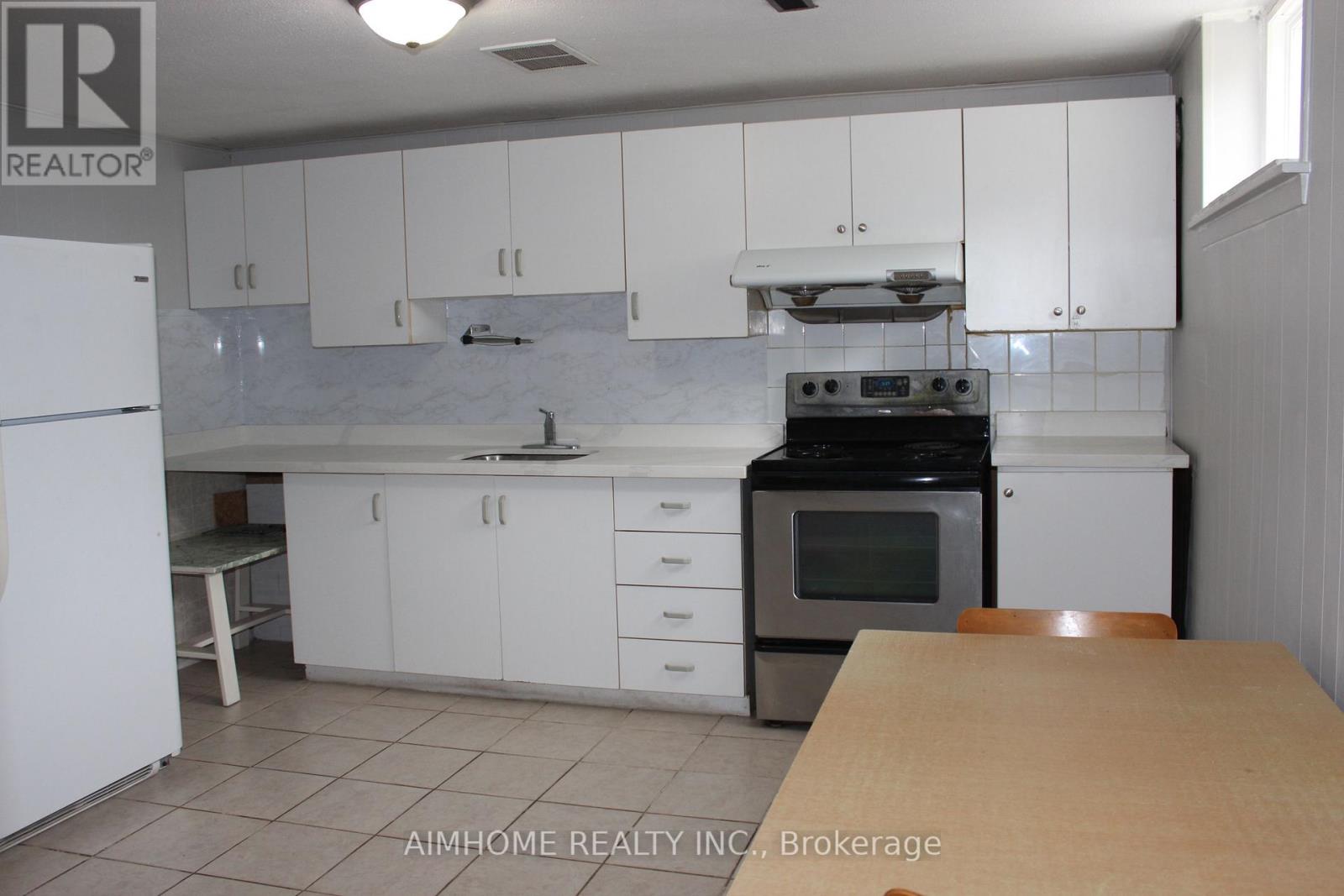 Lower - 40 Hepscott Terrace, Toronto, Ontario  M1W 1E1 - Photo 4 - E13629908
