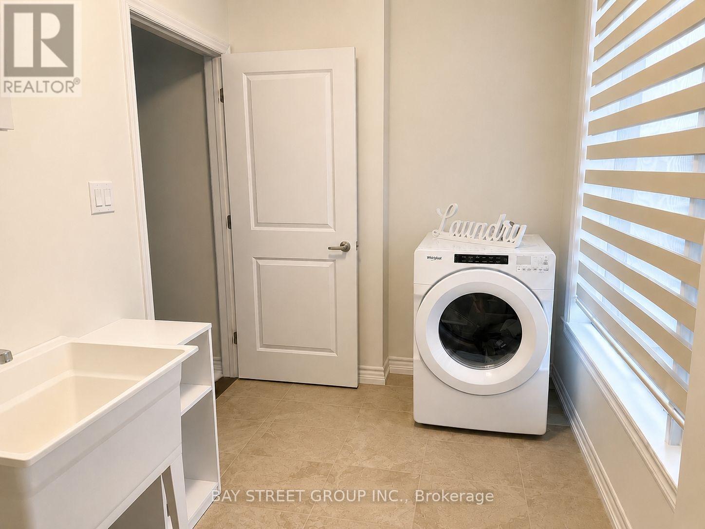 Upper Floor - 163 Terry Fox Drive Road, Barrie, Ontario  L9J 0L7 - Photo 15 - S13629914