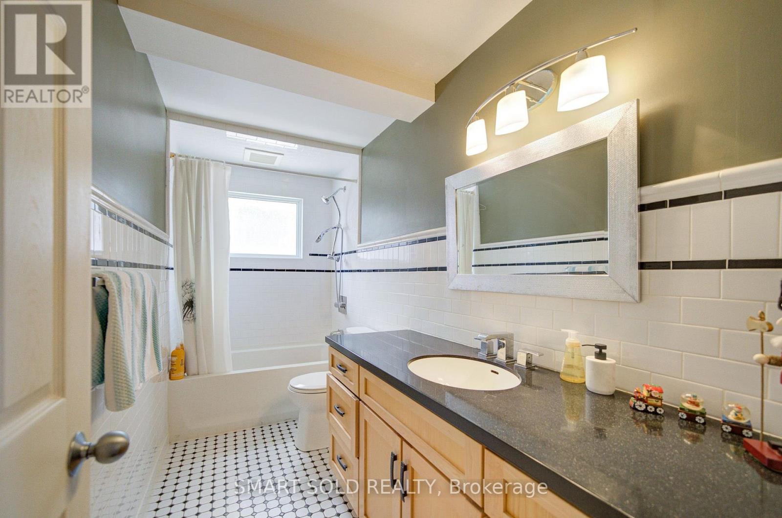 4096 Broughton Avenue, Niagara Falls, Ontario  L2E 3K6 - Photo 15 - X13629916