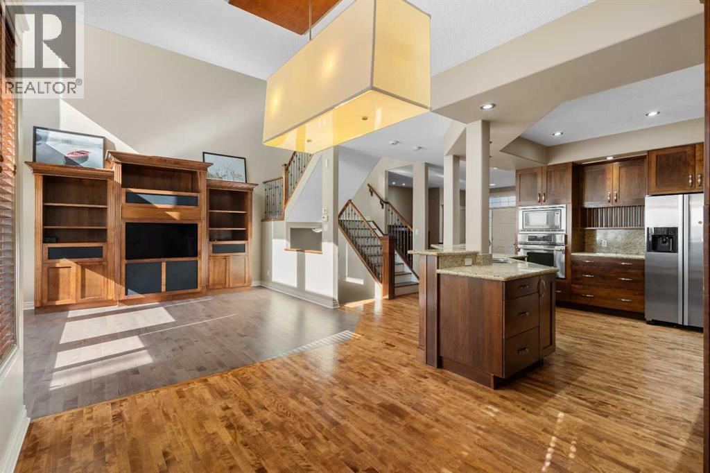 75 Discovery Ridge Mount SW, Calgary, Alberta  T3H 5G2 - Photo 3 - A2323787