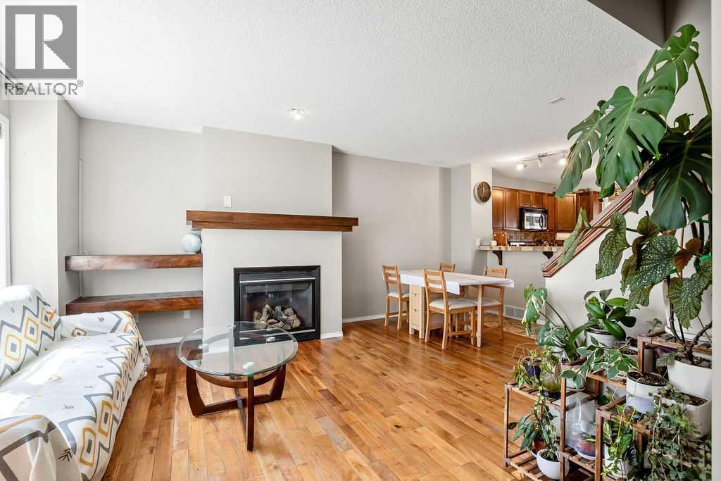 275 Everstone Drive Sw, Calgary, Alberta  T2Y 4v2 - Photo 3 - A2326916