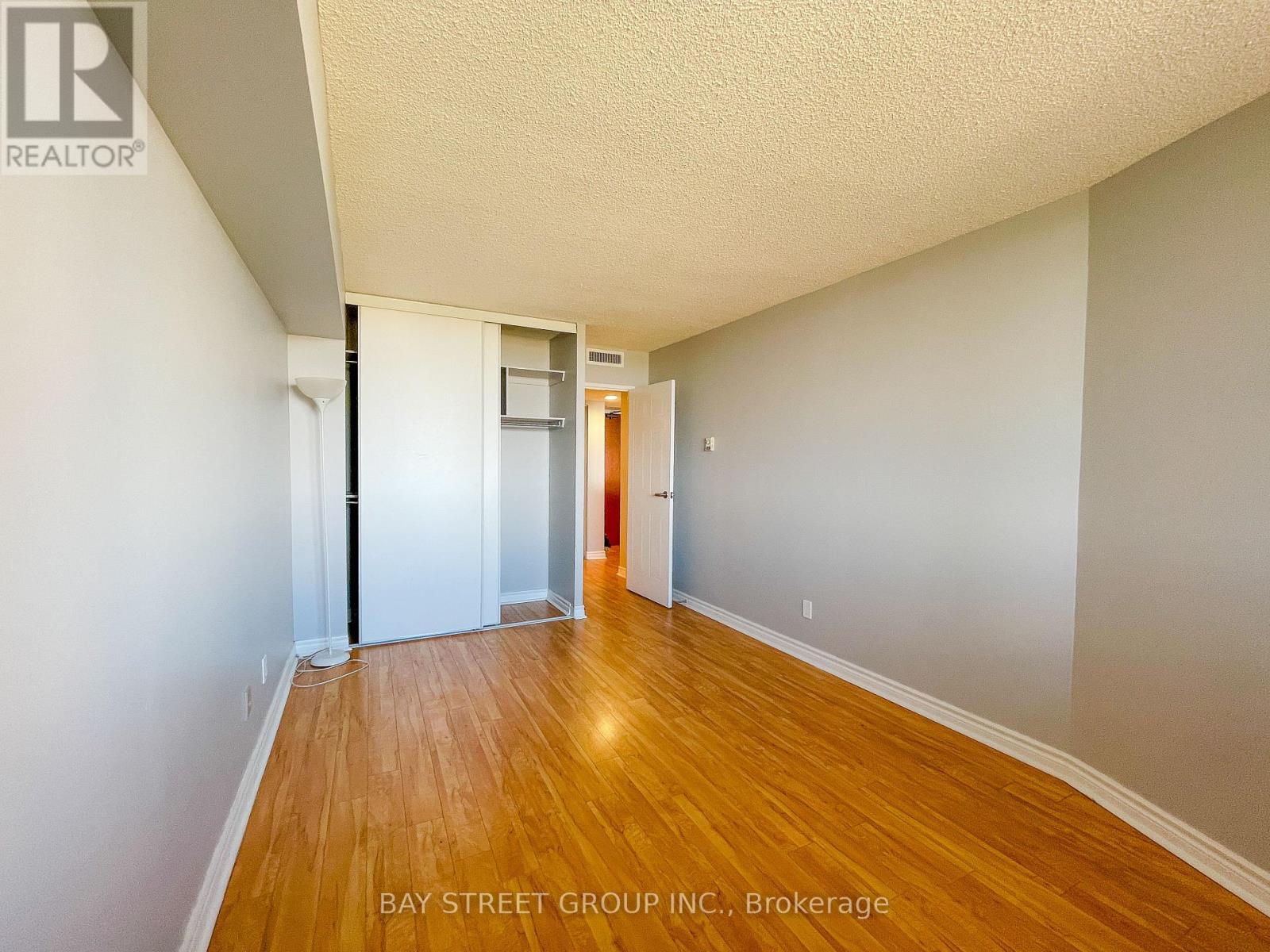 1007 - 150 Alton Towers Circle, Toronto, Ontario  M1V 4X7 - Photo 4 - E13629922