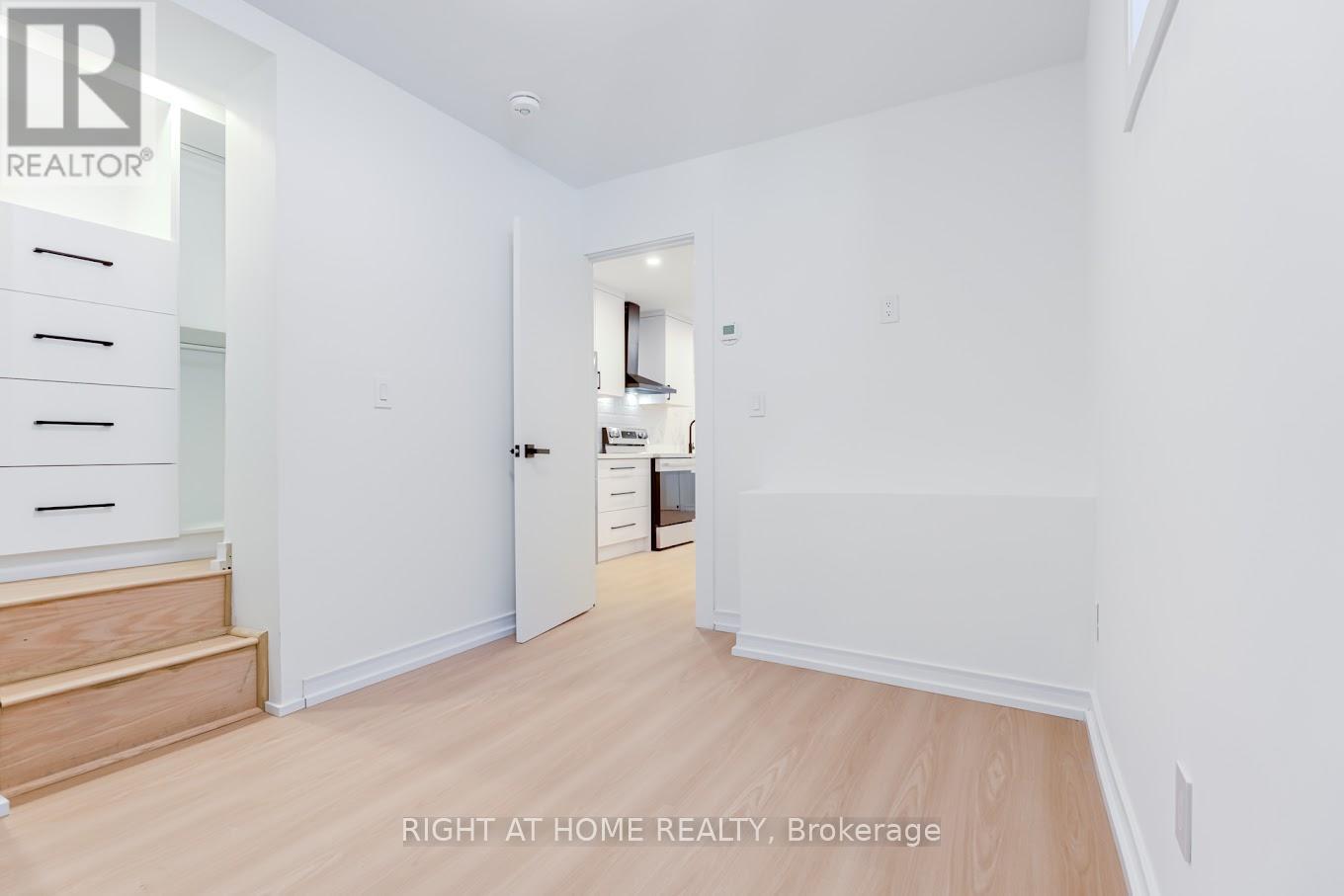 11c Condor Avenue, Toronto, Ontario  M4J 3M5 - Photo 12 - E13629934