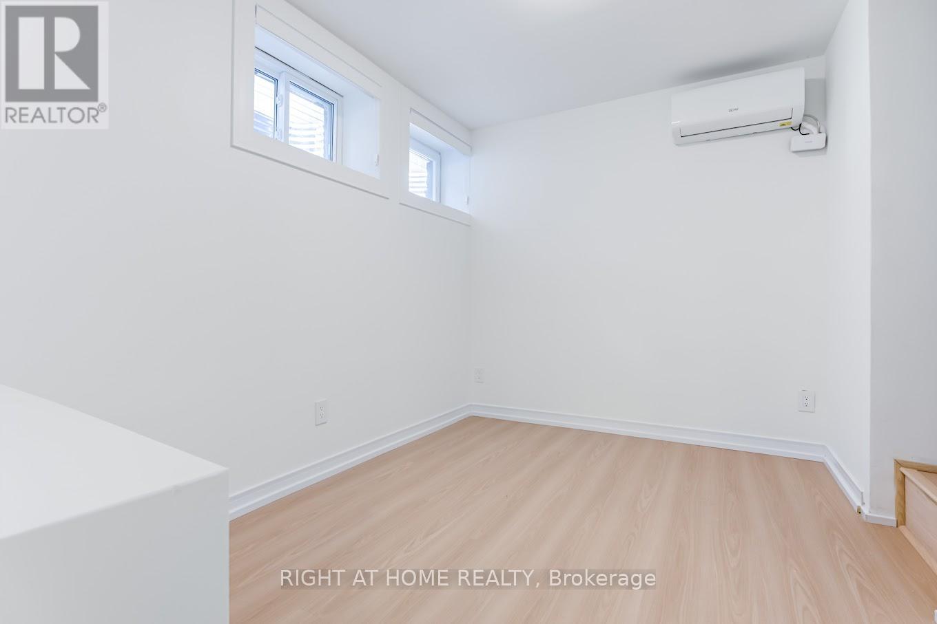 11c Condor Avenue, Toronto, Ontario  M4J 3M5 - Photo 13 - E13629934