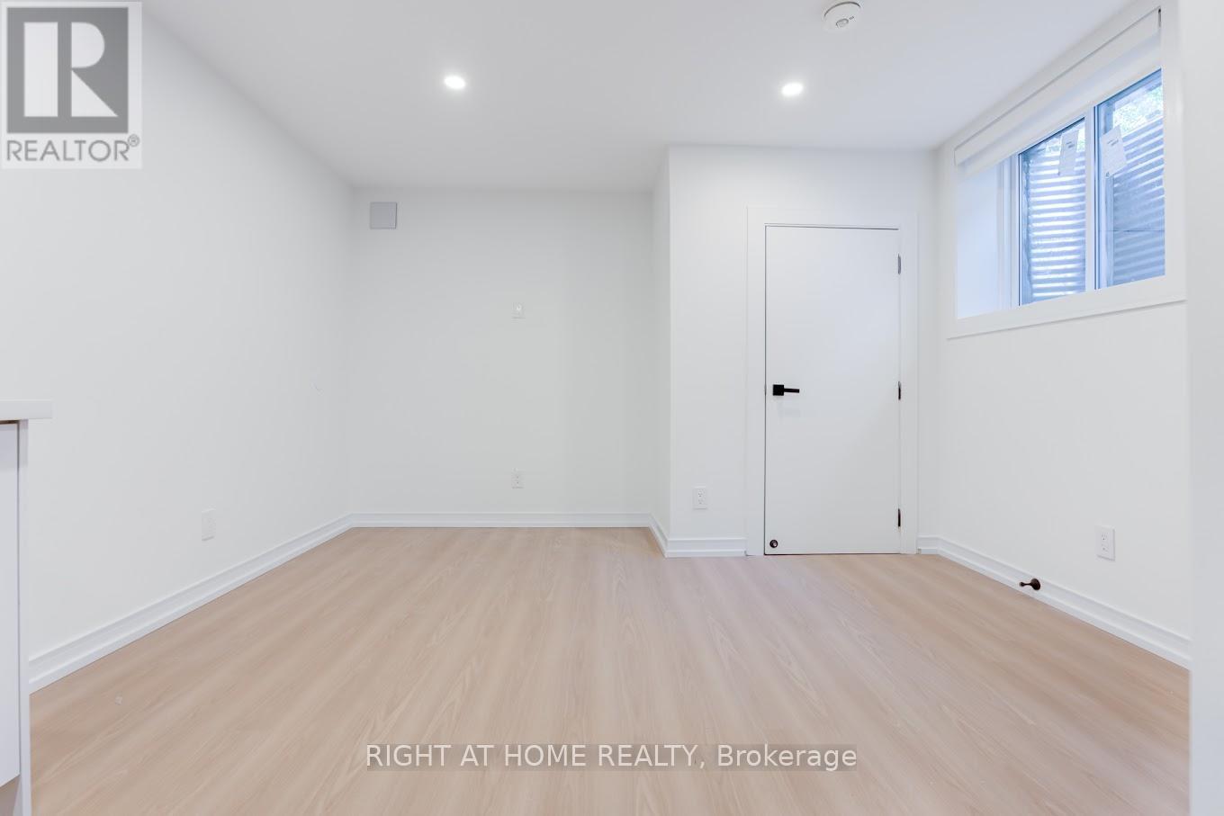 11c Condor Avenue, Toronto, Ontario  M4J 3M5 - Photo 14 - E13629934