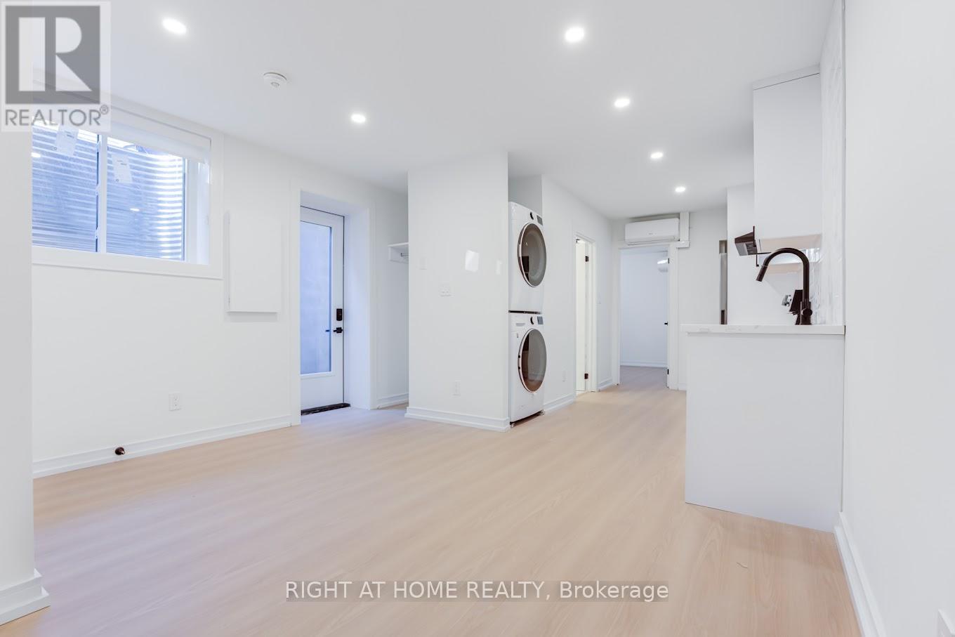 11c Condor Avenue, Toronto, Ontario  M4J 3M5 - Photo 3 - E13629934