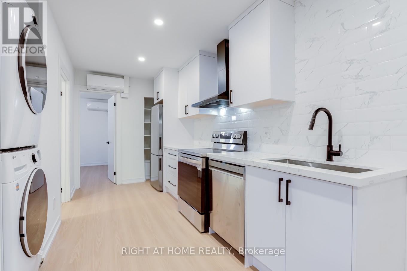 11c Condor Avenue, Toronto, Ontario  M4J 3M5 - Photo 7 - E13629934