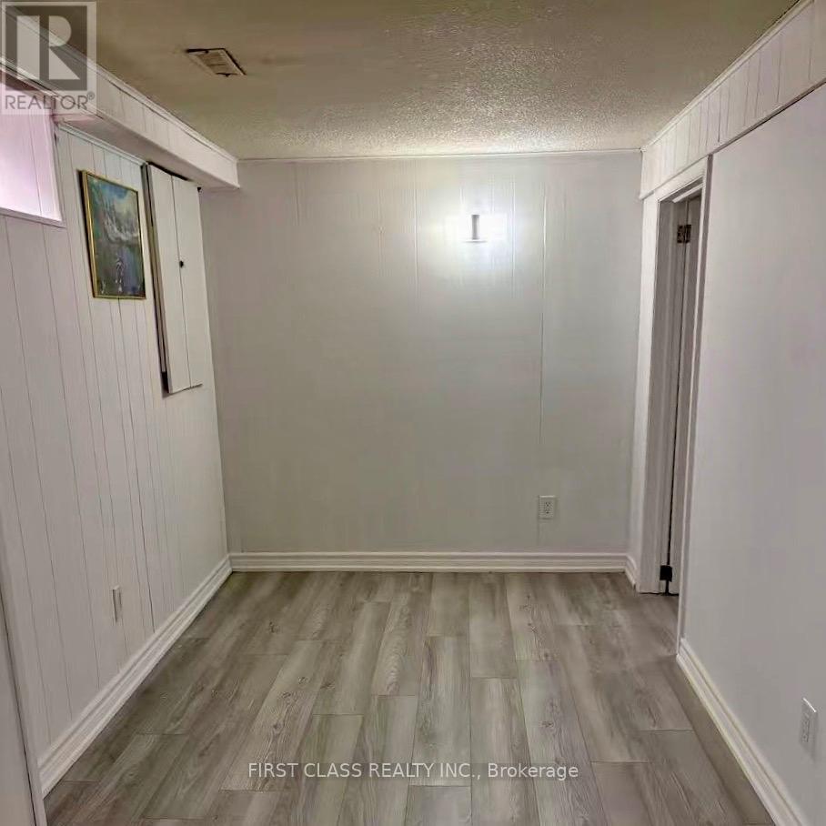 701 Leeder Court, Newmarket, Ontario  L3Y 5A8 - Photo 8 - N13629926