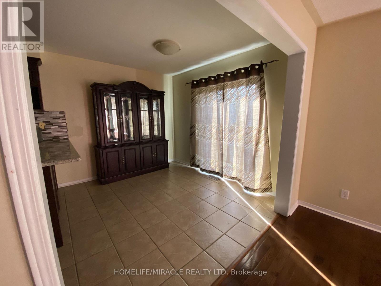 7419 Magistrate Terrace, Mississauga, Ontario  L5W 1K9 - Photo 3 - W13629938