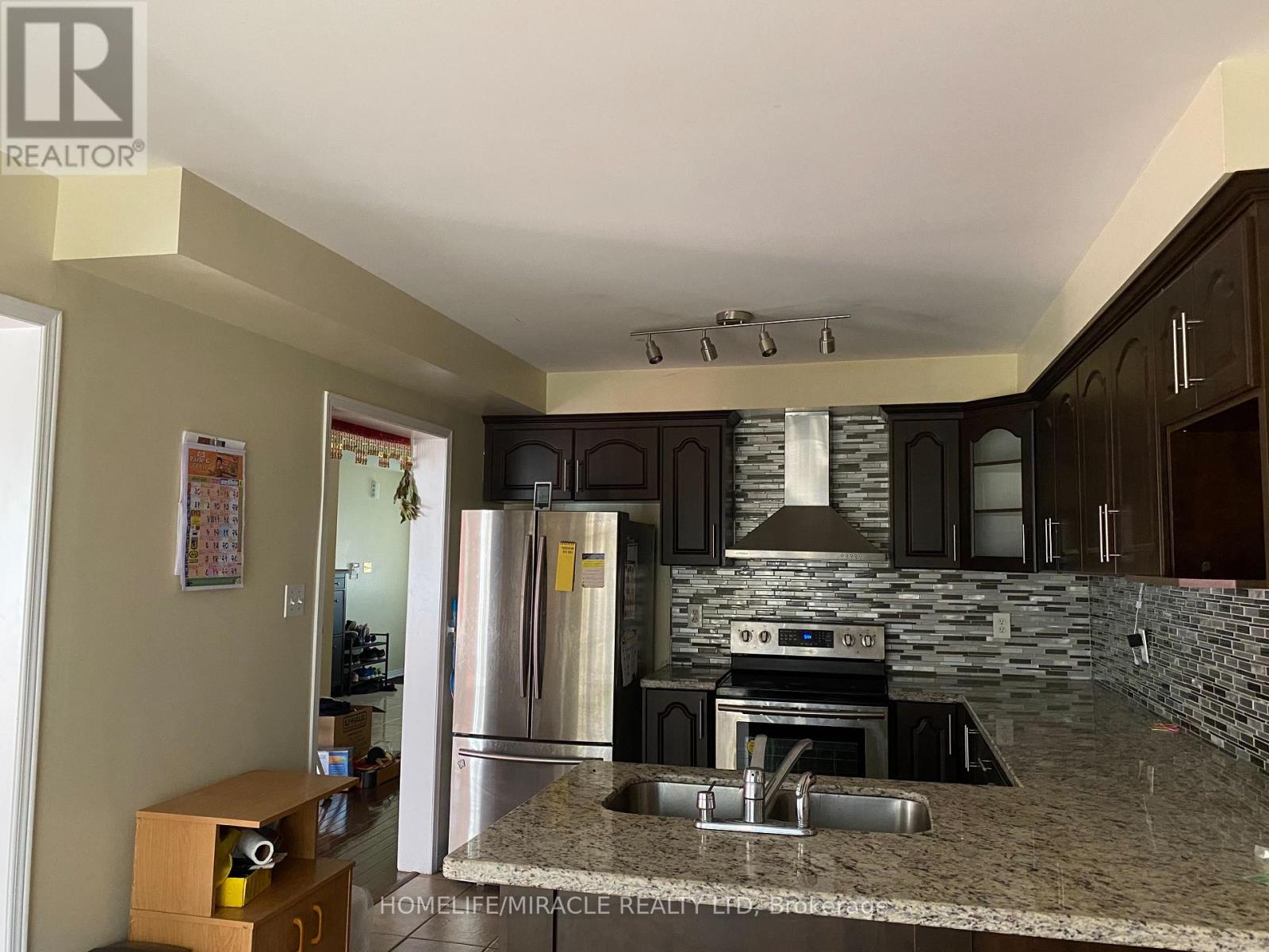 7419 Magistrate Terrace, Mississauga, Ontario  L5W 1K9 - Photo 4 - W13629938