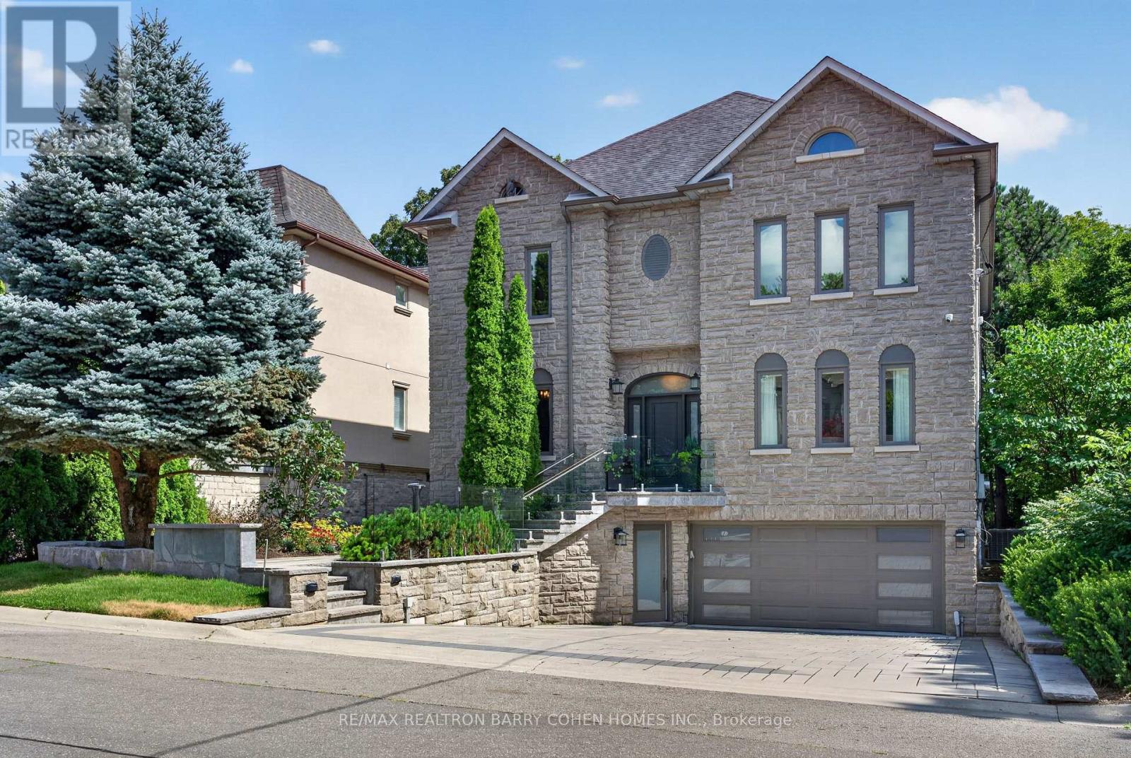 33 Munro Boulevard, Toronto, Ontario  M2P 1C1 - Photo 48 - C13605008