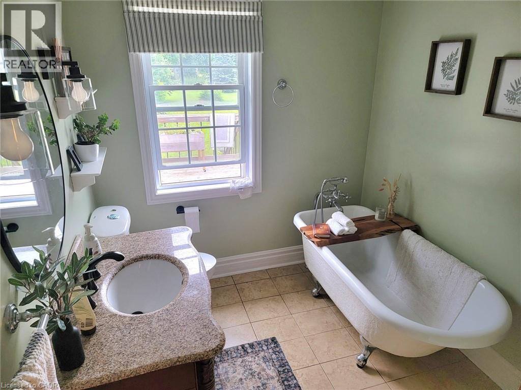 2566 2 Road, Burlington, Ontario  L7R 1E5 - Photo 17 - 40852815