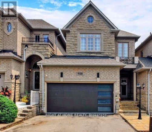 1138 Woodington Lane, Oakville, Ontario  L6H 7V1 - Photo 2 - W13629952