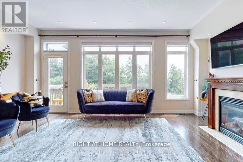 1138 Woodington Lane, Oakville, Ontario  L6H 7V1 - Photo 3 - W13629952