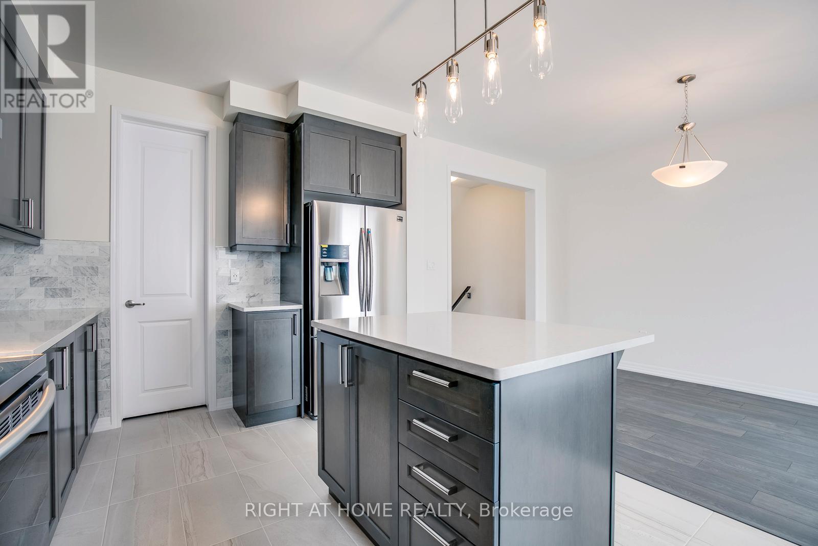 3329 Vardon Way, Oakville, Ontario  L6M 1R6 - Photo 10 - W13629954